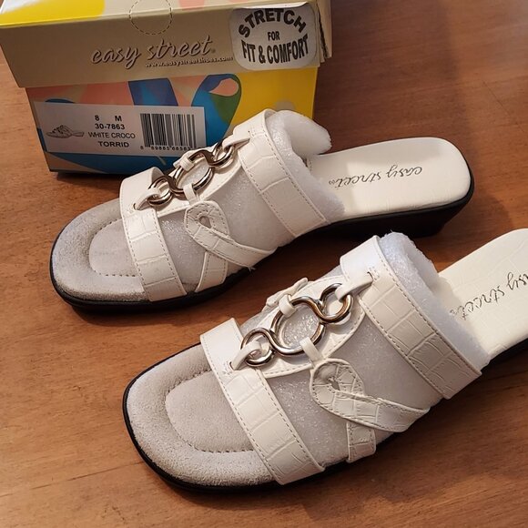 Easy Street New white sandals - Picture 1 of 3